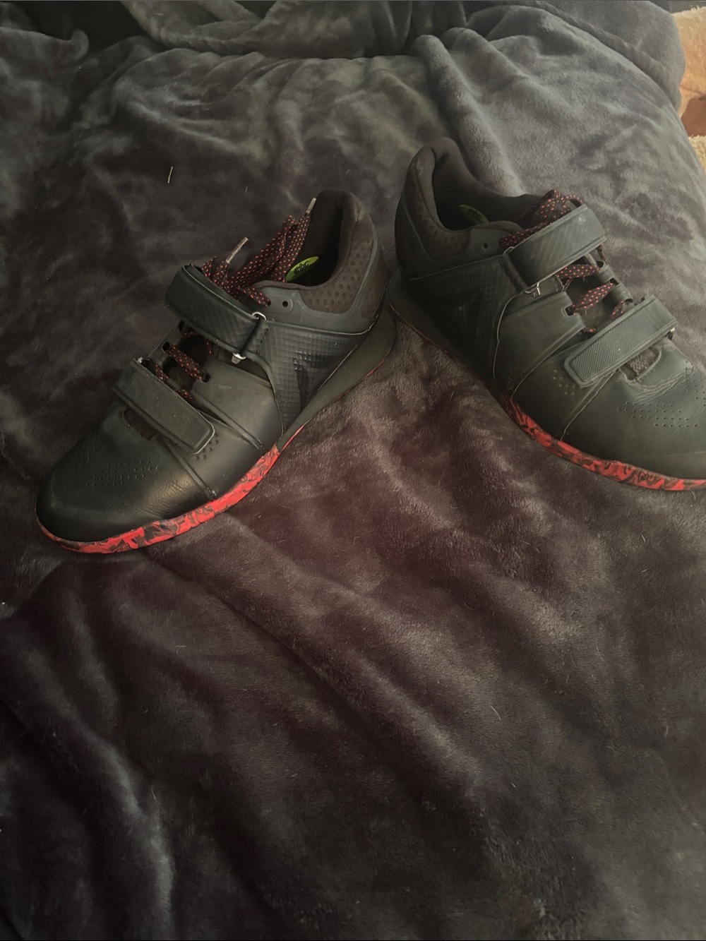 Men's Black Reebok lifters